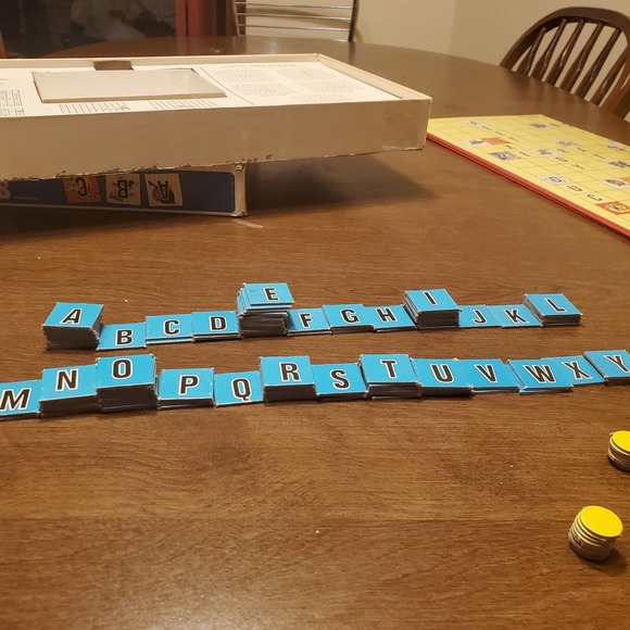 Scrabble For Juniors VINTAGE 1980's Spelling - Picture 9 of 10